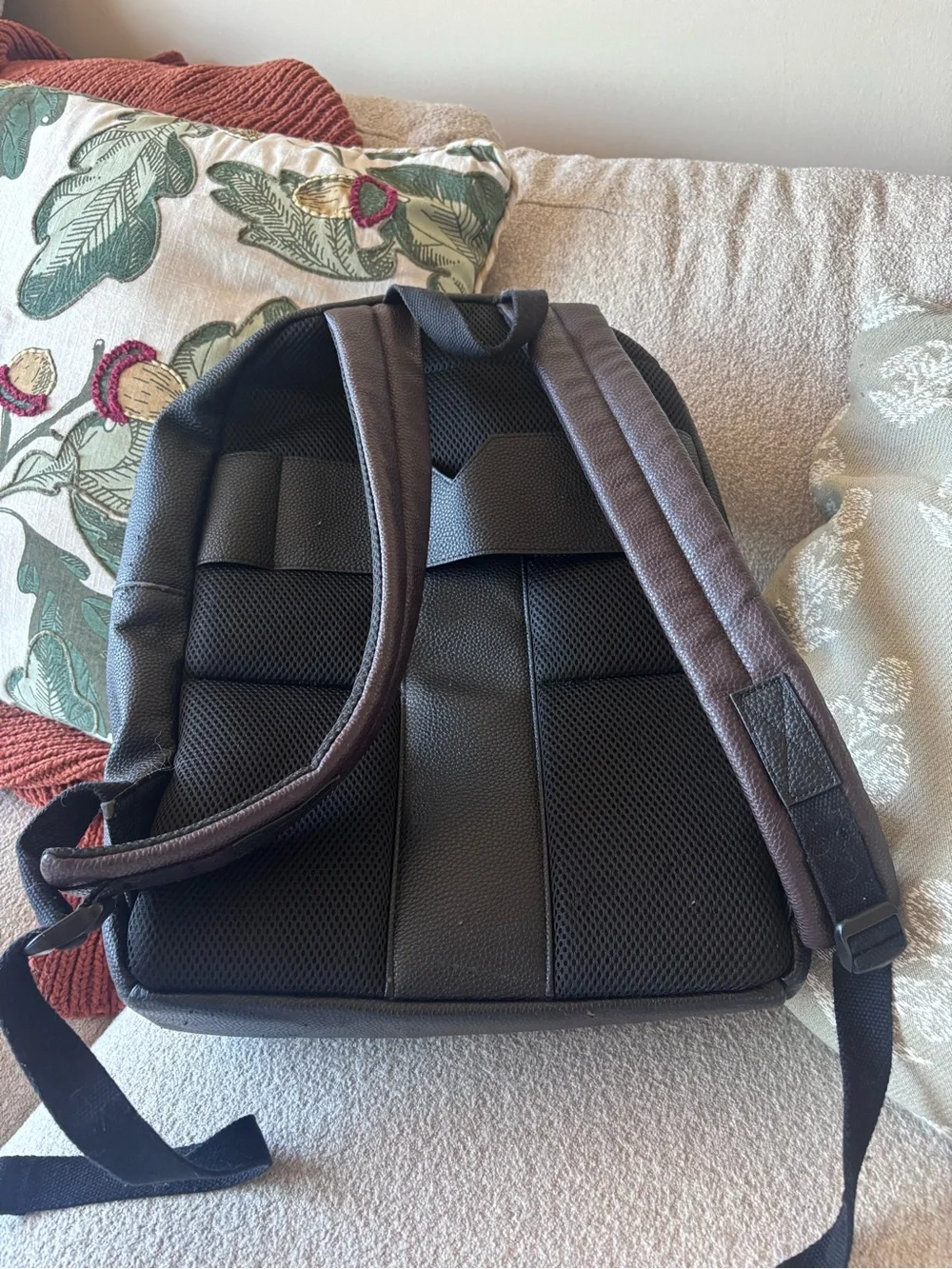 Black Leather Men's Backpack - Classic Pebbled Design